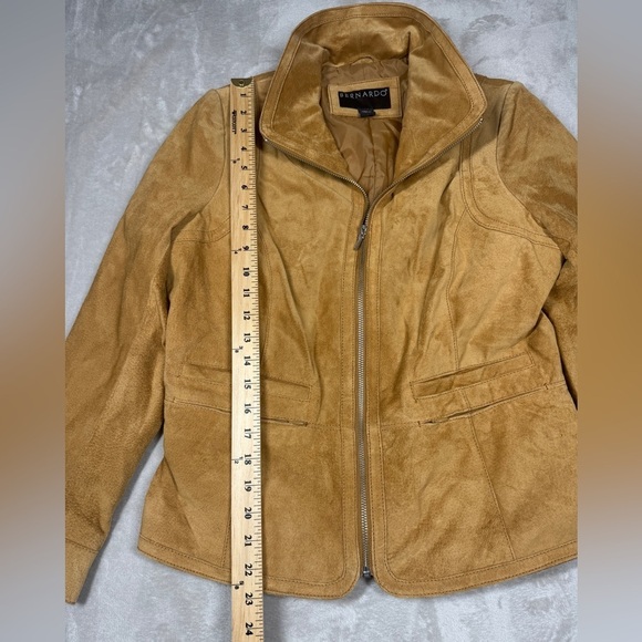 Bernardo Genuine Leather Suede Camel Tan Boho Coastal Cowgirl Jacket Size PM - Picture 11 of 17
